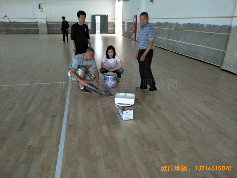 上海嘉定婁唐學(xué)?；@球館運(yùn)動(dòng)木地板鋪裝案例5