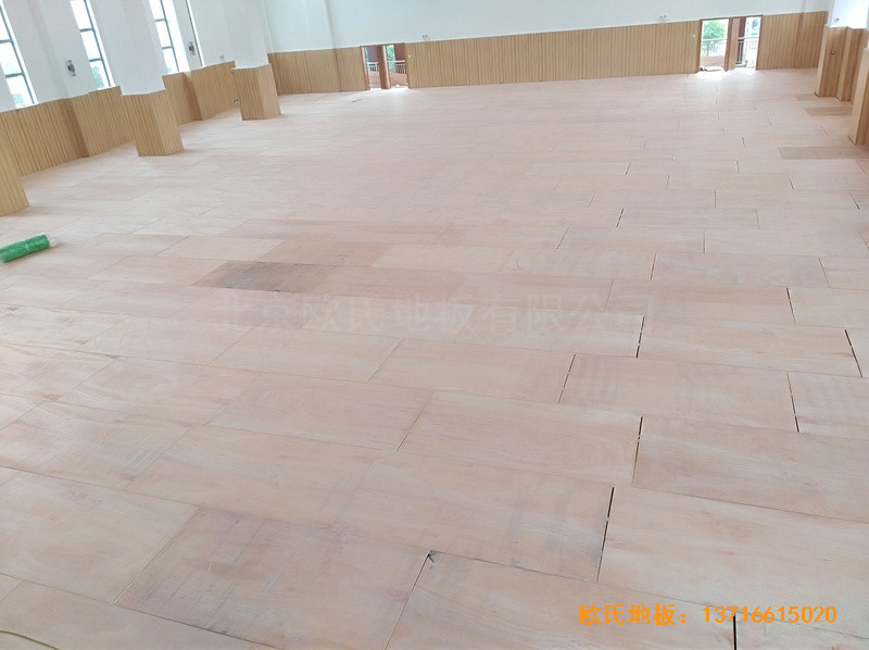 廣州南沙區(qū)珠江中學(xué)籃球館運(yùn)動地板施工案例3