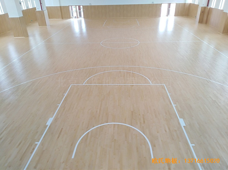 廣州南沙區(qū)珠江中學(xué)籃球館運(yùn)動地板施工案例5