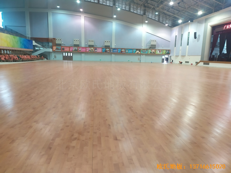 廣州廣東實驗中學(xué)體育館體育木地板施工案例3