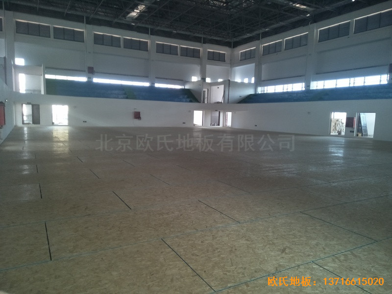 江西贛州天嬌中學(xué)運(yùn)動館體育地板鋪裝案例4