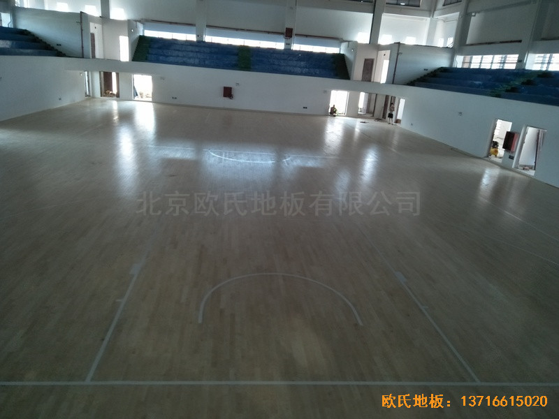江西贛州天嬌中學(xué)運(yùn)動館體育地板鋪裝案例6