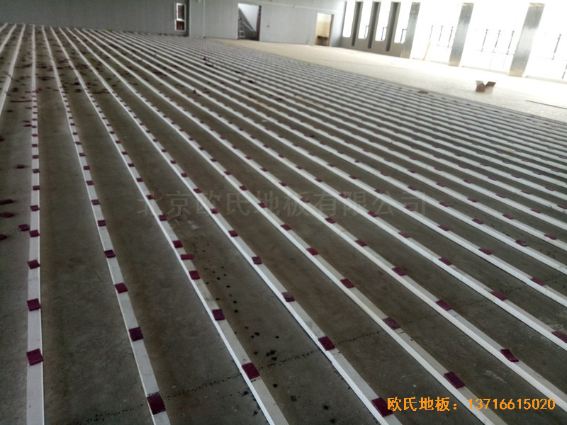 樂清中學(xué)籃球館體育地板安裝案例1