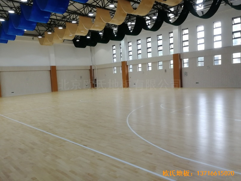 濟南錦繡城小學(xué)籃球館運動木地板施工案例4