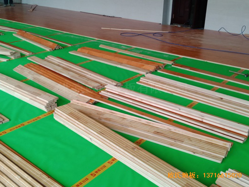 湖南衡陽鐵一中運動館運動地板施工案例2