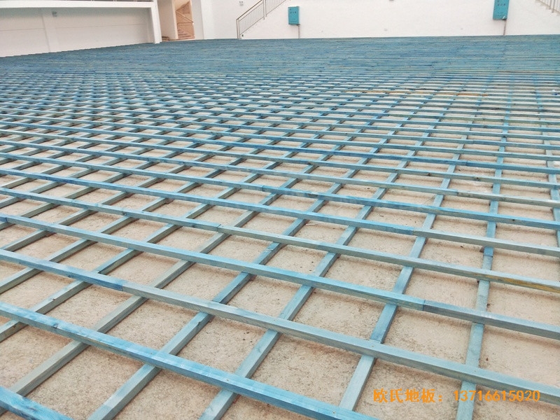 湖南辰溪實驗學(xué)校籃球館運動木地板鋪設(shè)案例2
