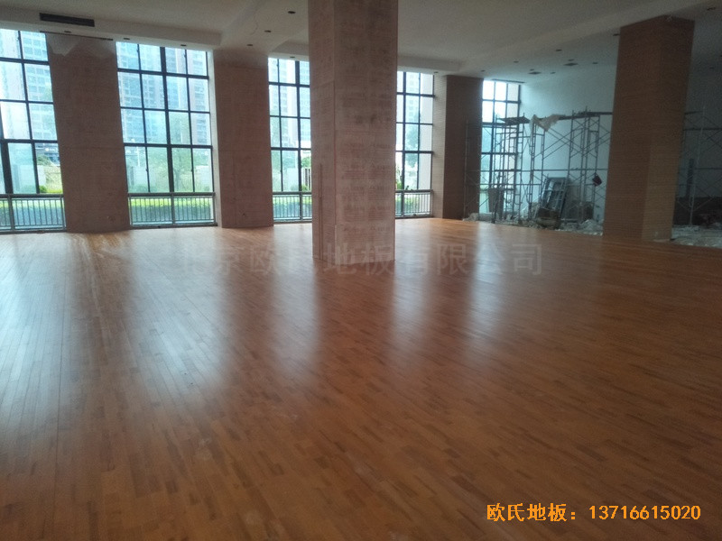 福建泉州海關(guān)橋南運(yùn)動場體育木地板鋪設(shè)案例5