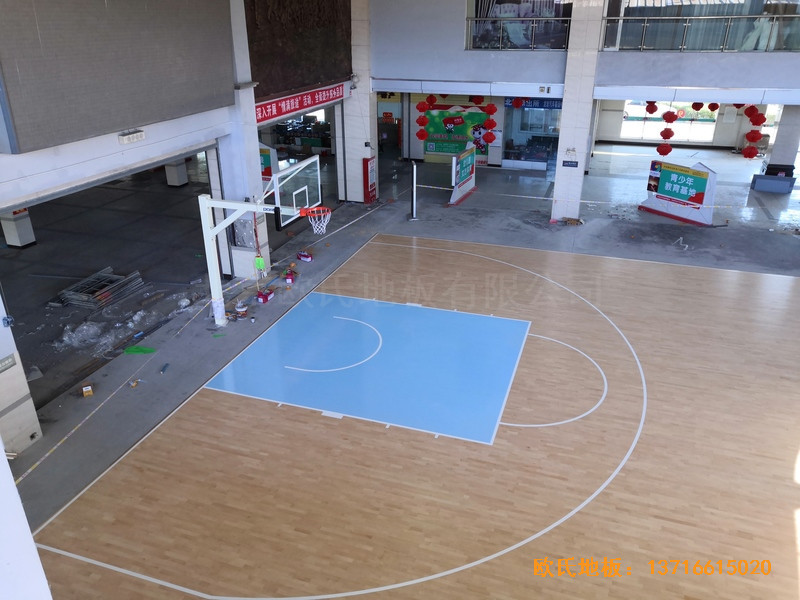 福建龍巖羅龍西路269號(hào)籃球館體育木地板安裝案例0