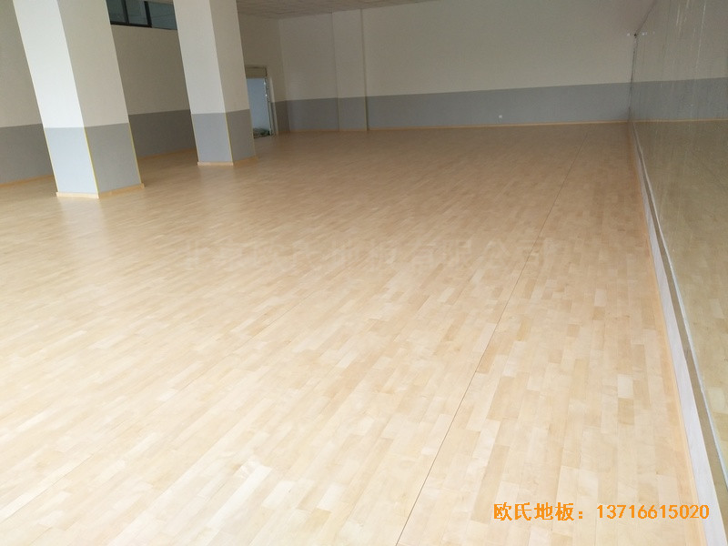 云南怒江職教中心運(yùn)動(dòng)館體育地板鋪裝案例4