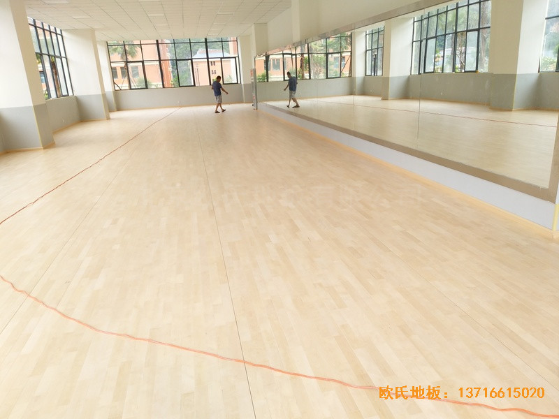 云南怒江職教中心運(yùn)動(dòng)館體育地板鋪裝案例5
