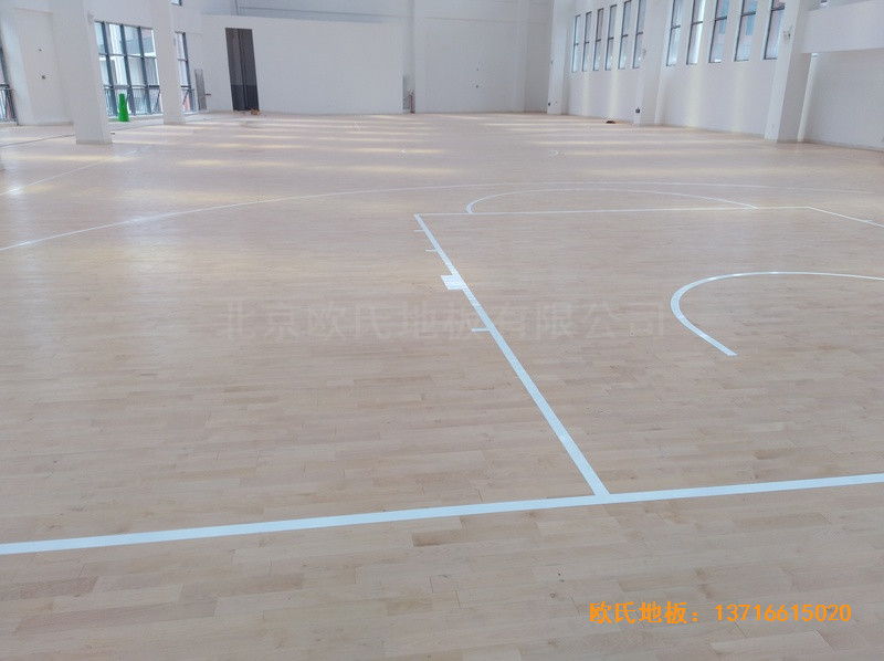 重慶重光小學(xué)籃球館運(yùn)動(dòng)木地板安裝案例0