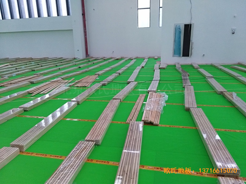 重慶重光小學(xué)籃球館運(yùn)動(dòng)木地板安裝案例2