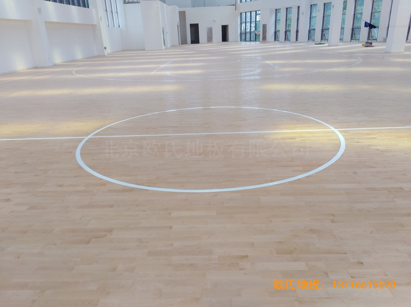 重慶重光小學(xué)籃球館運(yùn)動(dòng)木地板安裝案例5