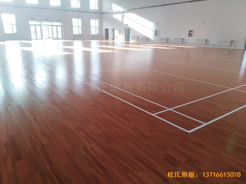 內(nèi)蒙左旗吉蘭泰鎮(zhèn)五中運動館體育木地板施工案例1