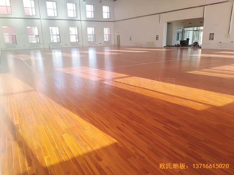 內(nèi)蒙左旗吉蘭泰鎮(zhèn)五中運動館體育木地板施工案例2