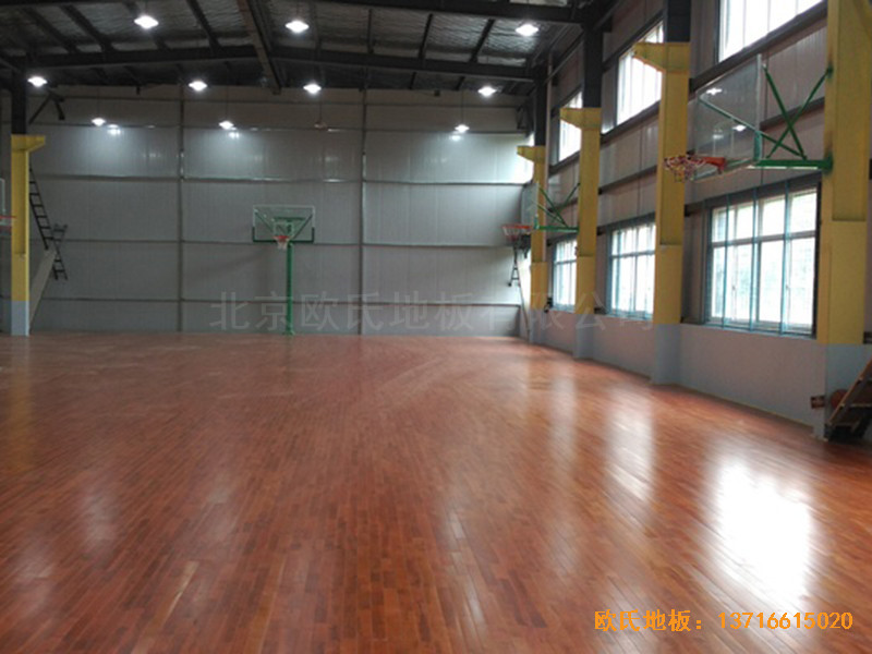 南京江寧區(qū)籃球俱樂部體育地板施工案例0