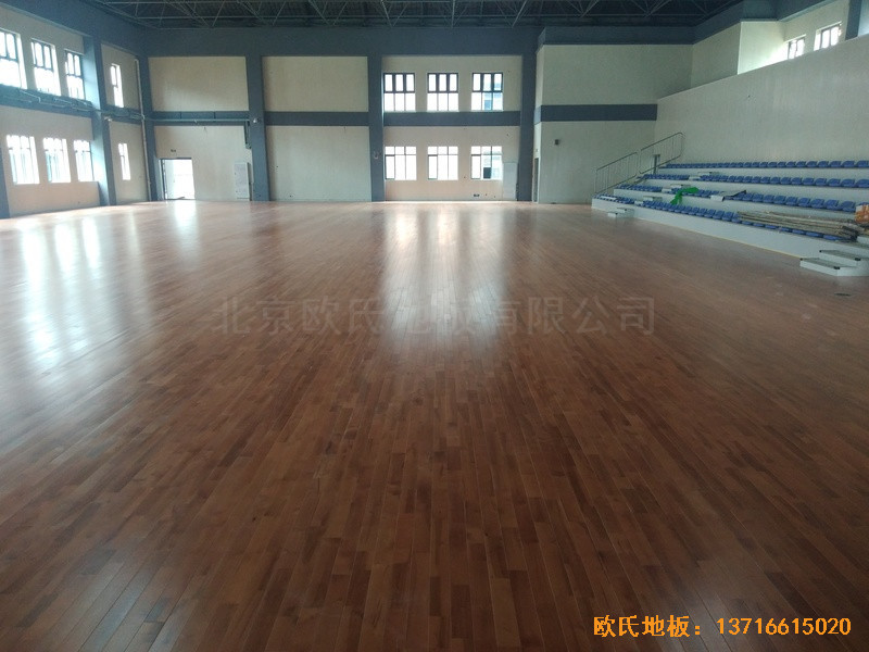 四川成都怡馨家園中學(xué)運(yùn)動(dòng)館體育木地板施工案例3