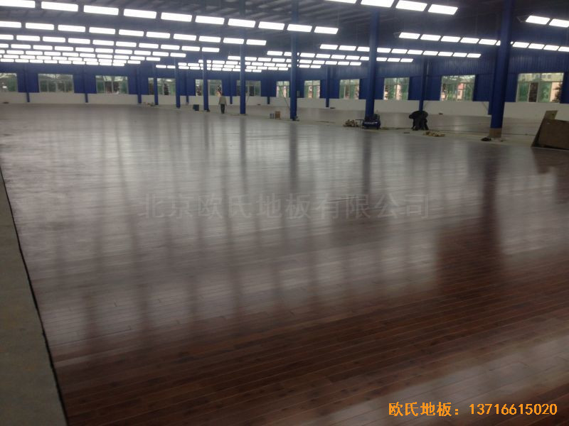 四川綿陽(yáng)個(gè)人球館運(yùn)動(dòng)木地板安裝案例5