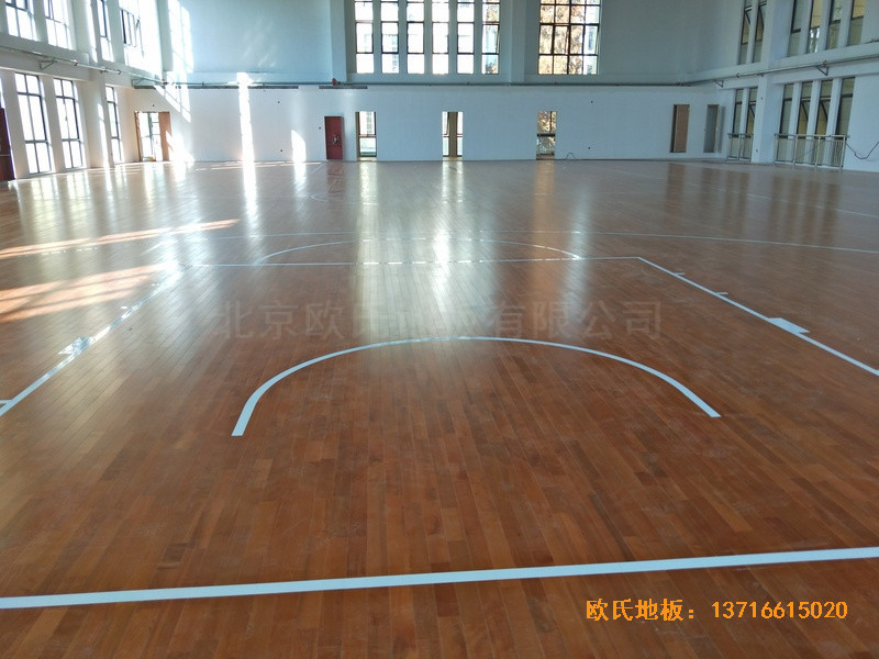 安徽上派學(xué)區(qū)中心學(xué)?；@球館體育木地板安裝案例4