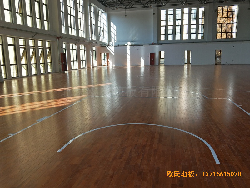 安徽上派學(xué)區(qū)中心學(xué)?；@球館體育木地板安裝案例5