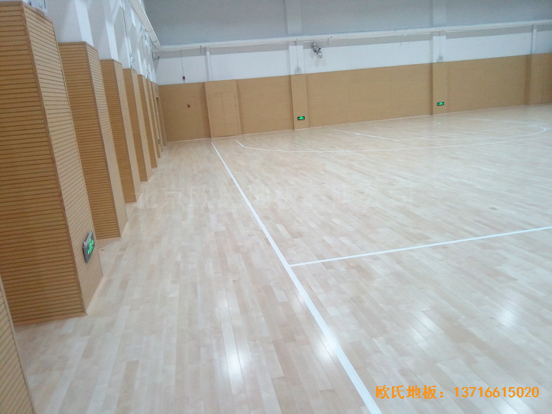 山東濟(jì)南歷下區(qū)燕山學(xué)?；@球館運(yùn)動(dòng)地板鋪設(shè)案例3