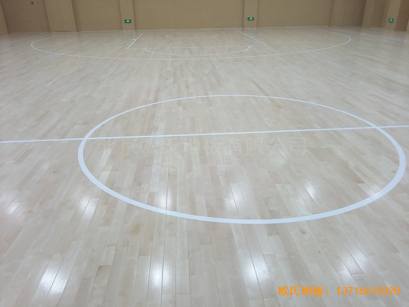 山東濟(jì)南歷下區(qū)燕山學(xué)?；@球館運(yùn)動(dòng)地板鋪設(shè)案例4