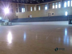 雙層龍骨籃球體育地板保養(yǎng)知識