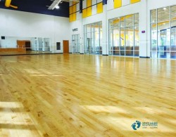 懸浮運動場地地板施工步驟