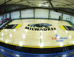 專業(yè)運(yùn)動(dòng)地板施工團(tuán)隊(duì)