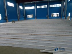 懸浮式運(yùn)動(dòng)地板施工團(tuán)隊(duì)