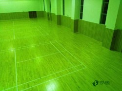 不錯體育場地板廠家報價