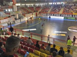 柞木體育運動地板保養(yǎng)知識