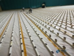較好的籃球場地地板施工流程
