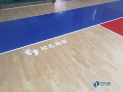 學(xué)校俄勒岡松舞臺地板施工隊