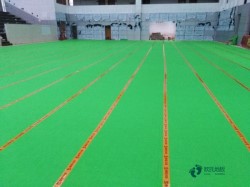 學(xué)校俄勒岡松舞臺體育運(yùn)動地板施工隊(duì)